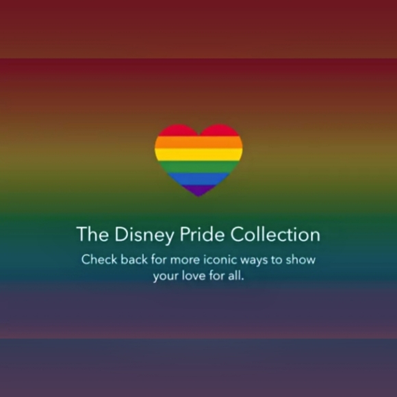 NEW Disney Rainbow Spellout Logo Child's Unisex Black Short Sleeve T-Shirt 6-7 - Picture 4 of 7